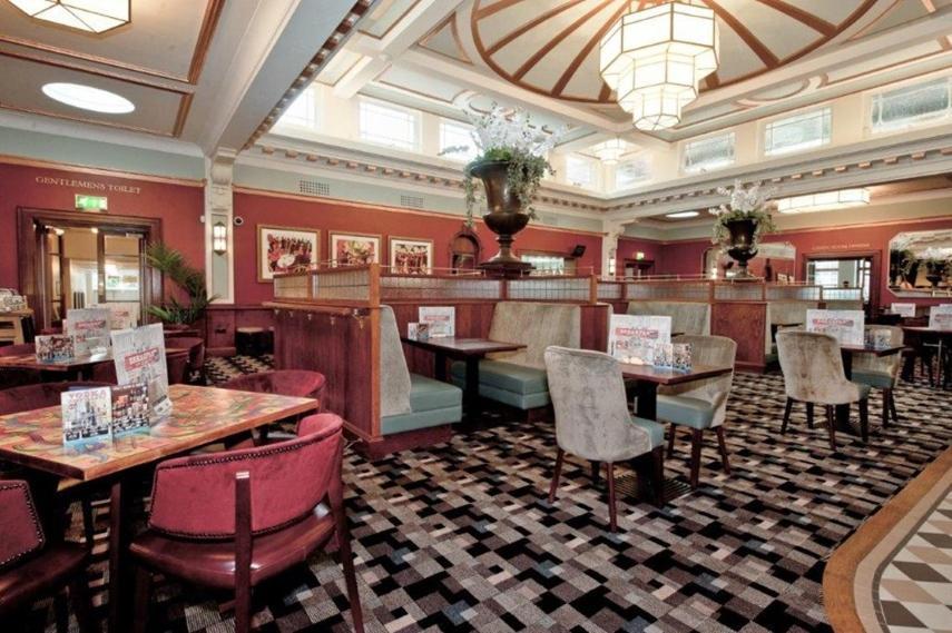 The Greenwood Hotel - Wetherspoon Northolt  Esterno foto